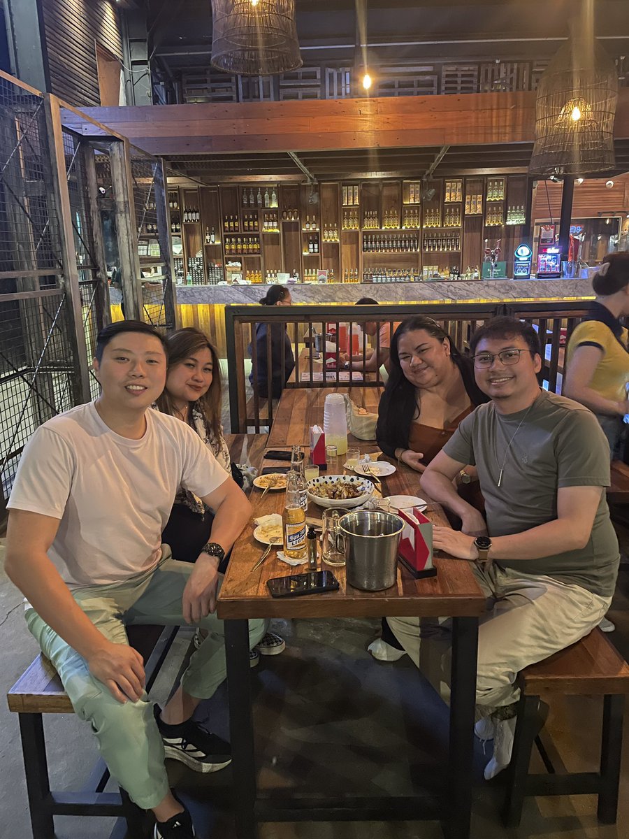 KarlyyyBear's tweet photo. Millenials out before 9pm 😭 https://t.co/rNUfQGaDI6