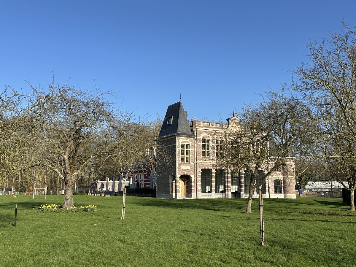 alexandermanhae's tweet photo. #vrtweer  Elsegem:   donderdag 5 maart 2026 om 09:46.  Prachtig weer  geen wolkje aan de lucht. Ondertussen is het net 12 °c geworden.  Mvg Alexander Manhaeghe https://t.co/3V6kfbpLOp