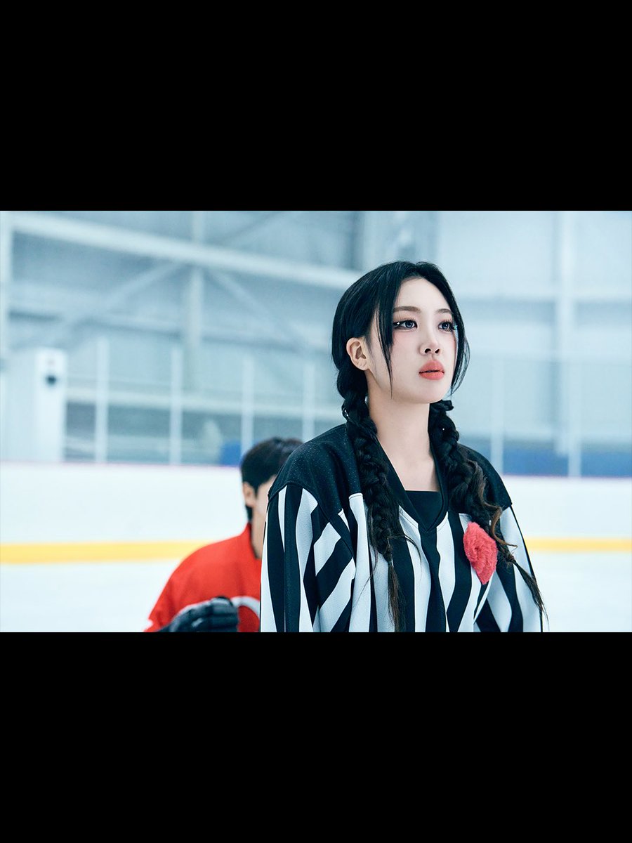 MAINSTREAM tweet media