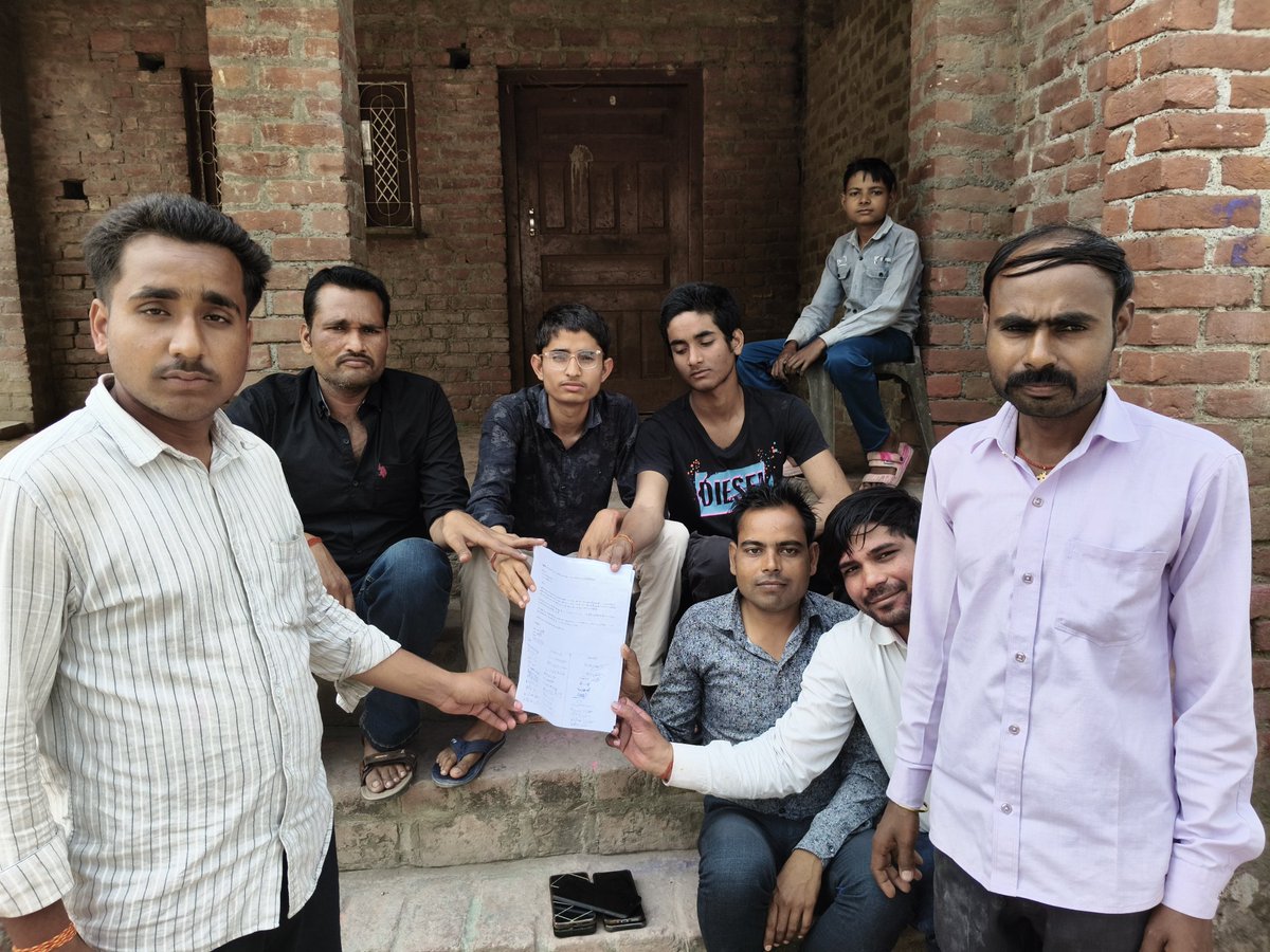 avnishk2025's tweet image. हमारे गाँव में @airtelindia का नेटवर्क पिछले 8 दिनों से बंद है। 
इसके कारण गाँव के लोग कॉल, इंटरनेट और OTP भी प्राप्त नहीं कर पा रहे हैं। 
किसी से संपर्क करना भी संभव नहीं हो रहा है। 
कृपया इस समस्या का जल्द समाधान करें।

@DoT_India @artrac_ia
@TRAI
@DoT_India #NetworkIssue