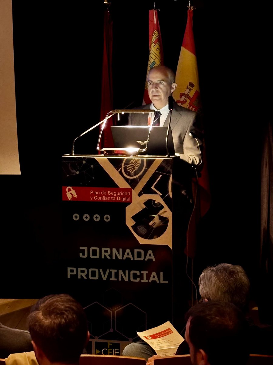 CFIELeón tweet media