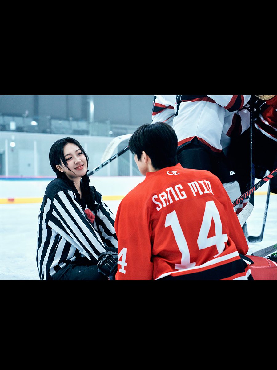 MAINSTREAM tweet media