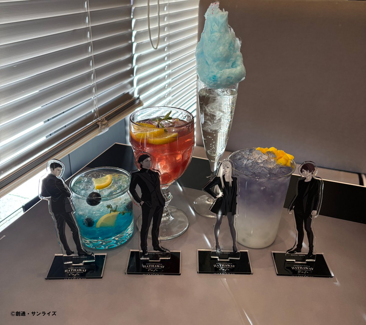 機動戦士ガンダム 閃光のハサウェイ キルケーの魔女 カフェ」は3/8日