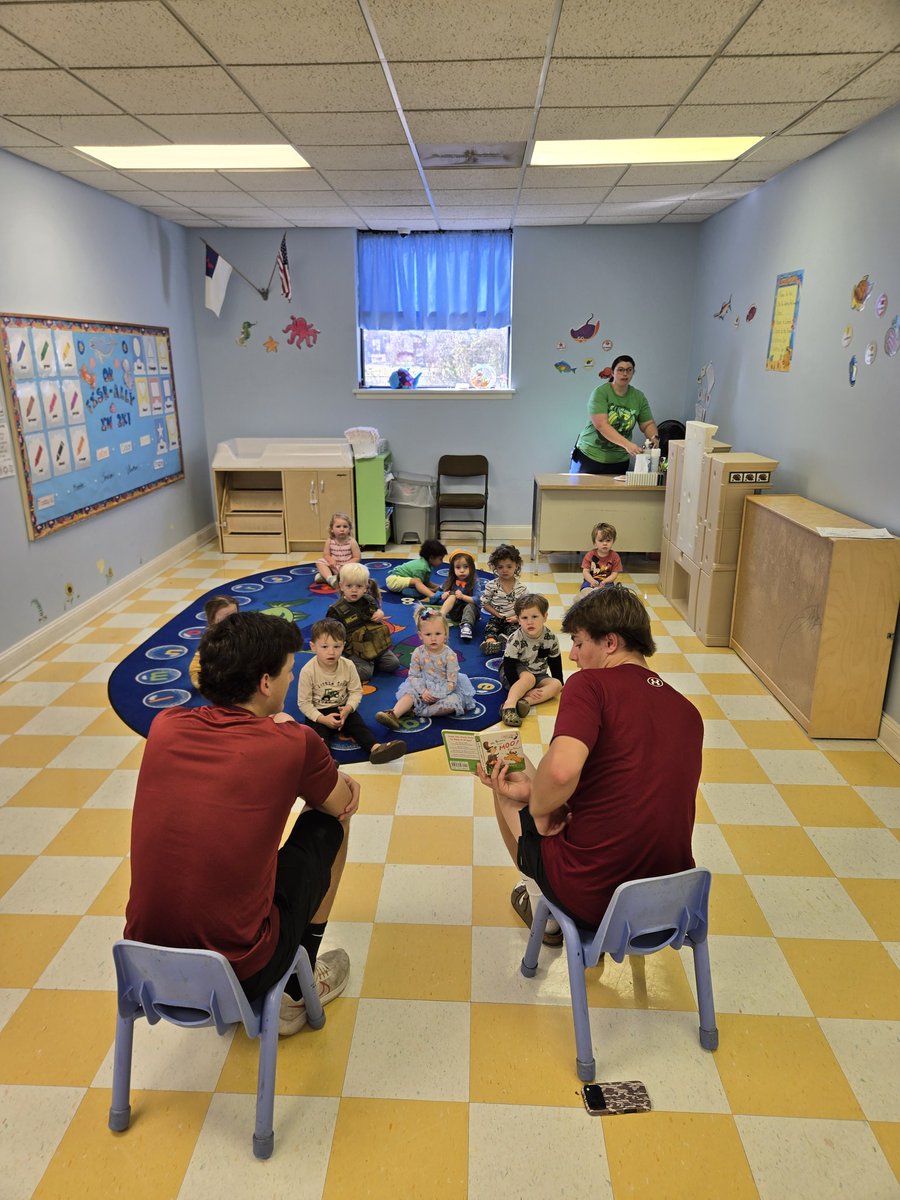 SchsWildcats's tweet photo. Read Across America at CBK... yes, they can read! #PTS https://t.co/vfUK1p6Gyc