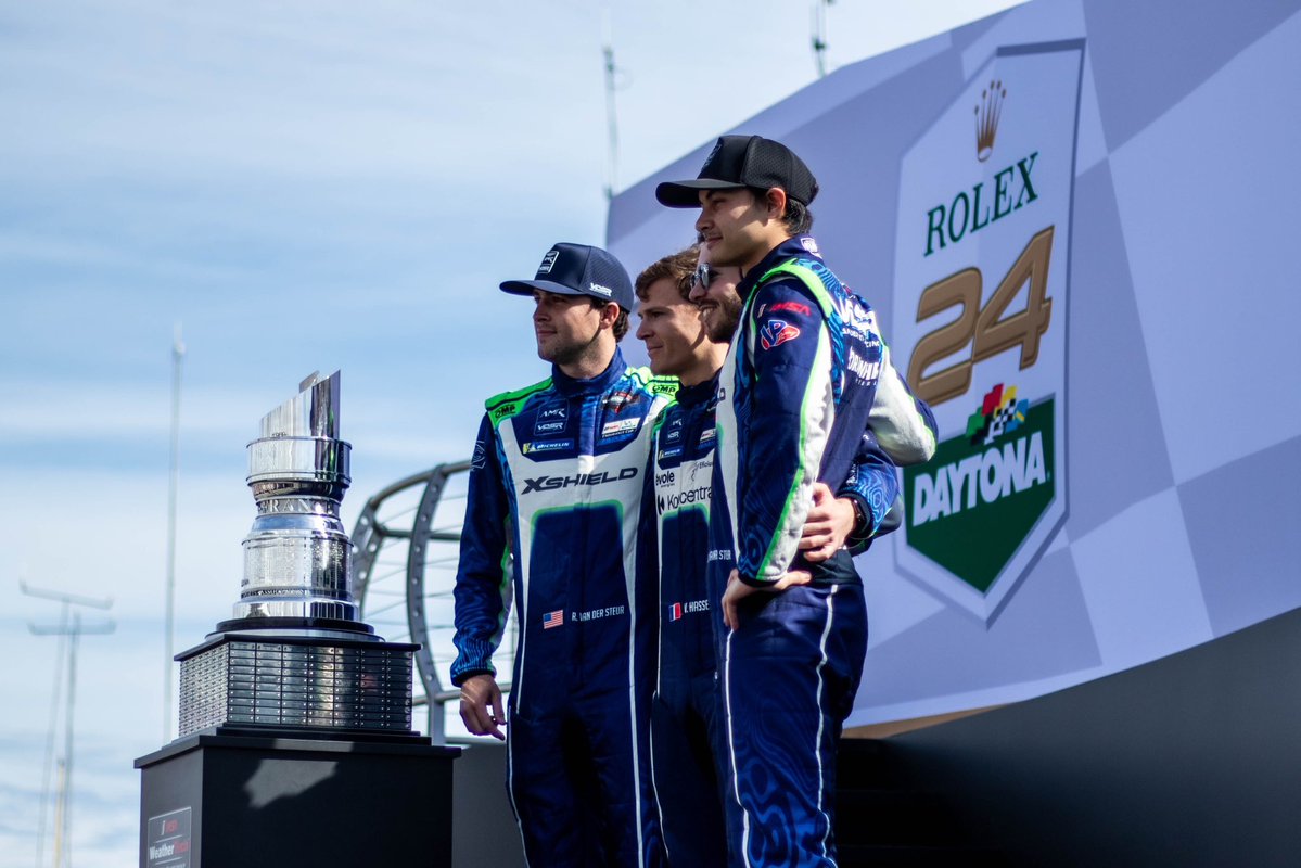 Carl Bennett tweet media