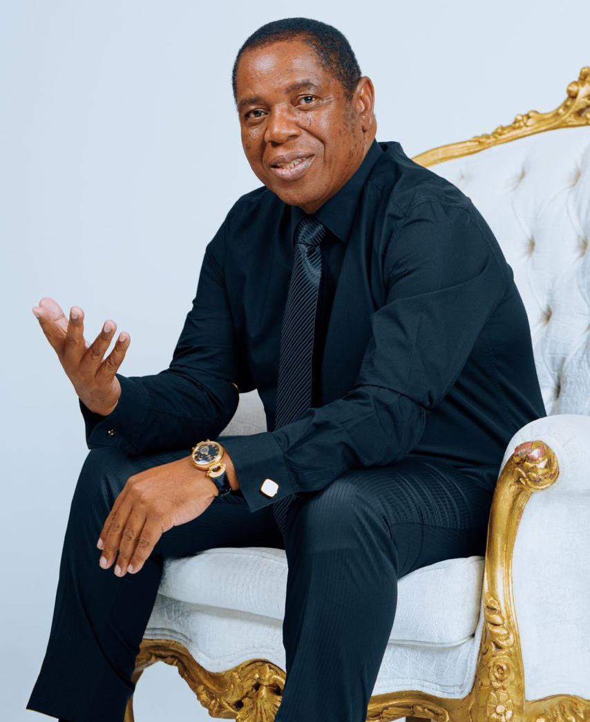 🇿🇼🇿🇦 ZIMBABWEAN-BORN TYCOON SAVES A BIG SOUTH AFRICAN COMPANY

Peter Moyanga, a Zimbabwean-born tycoon based in South Africa, has partnered with South African businessman Robert Gumede to acquire the financially embattled sugar giant, Tongaat Hulett, for R4 billion. 

The