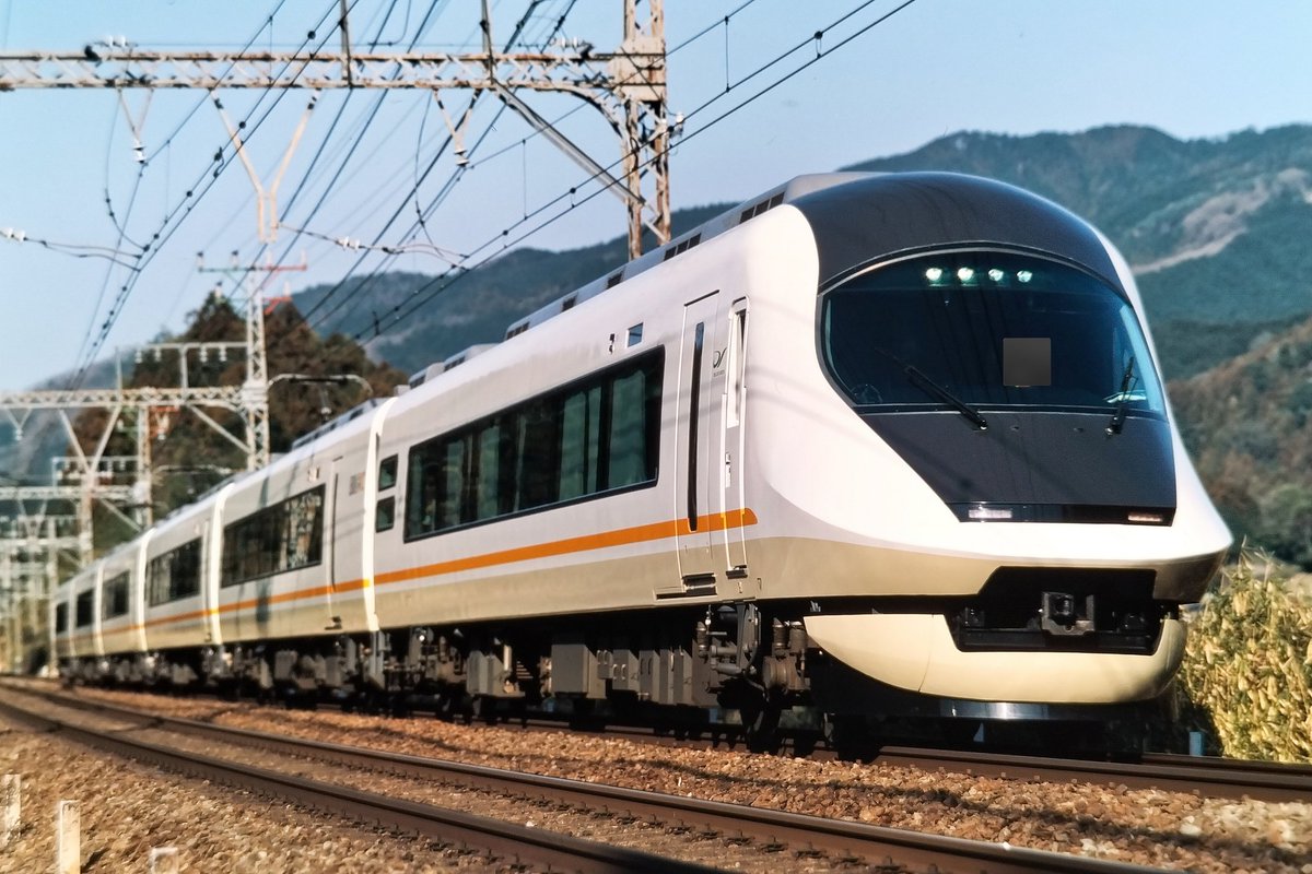 18408sidij's tweet photo. ㊗️定期運行開始23周年

近鉄 21020系
　   Urban Liner next

2003年3月6日(木)運行開始

｢名阪甲特｣ といふ花形運用を
後進に譲りても
失することなし、君の輝き

①長谷寺〜榛原
②新大宮〜西大寺⋯御召回送
③三本松〜室生口大野⋯
　名阪特急50周年記念
④桃園〜中川⋯
　ブルーリボン賞受賞記念 https://t.co/kS3N4oN2YY