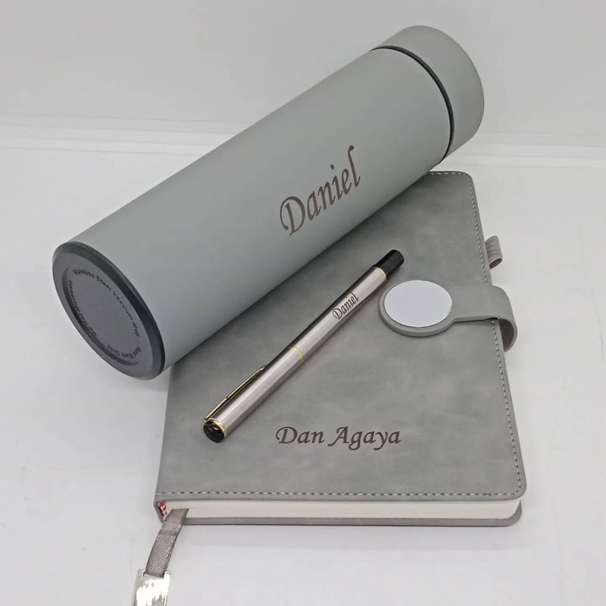 CreativiaD's tweet photo. Thoughtfully curated gift sets to appreciate employees, delight clients, honor bosses, and celebrate loved ones. Get yours today

#corporategifts #giftsets https://t.co/gdNGZYszjR