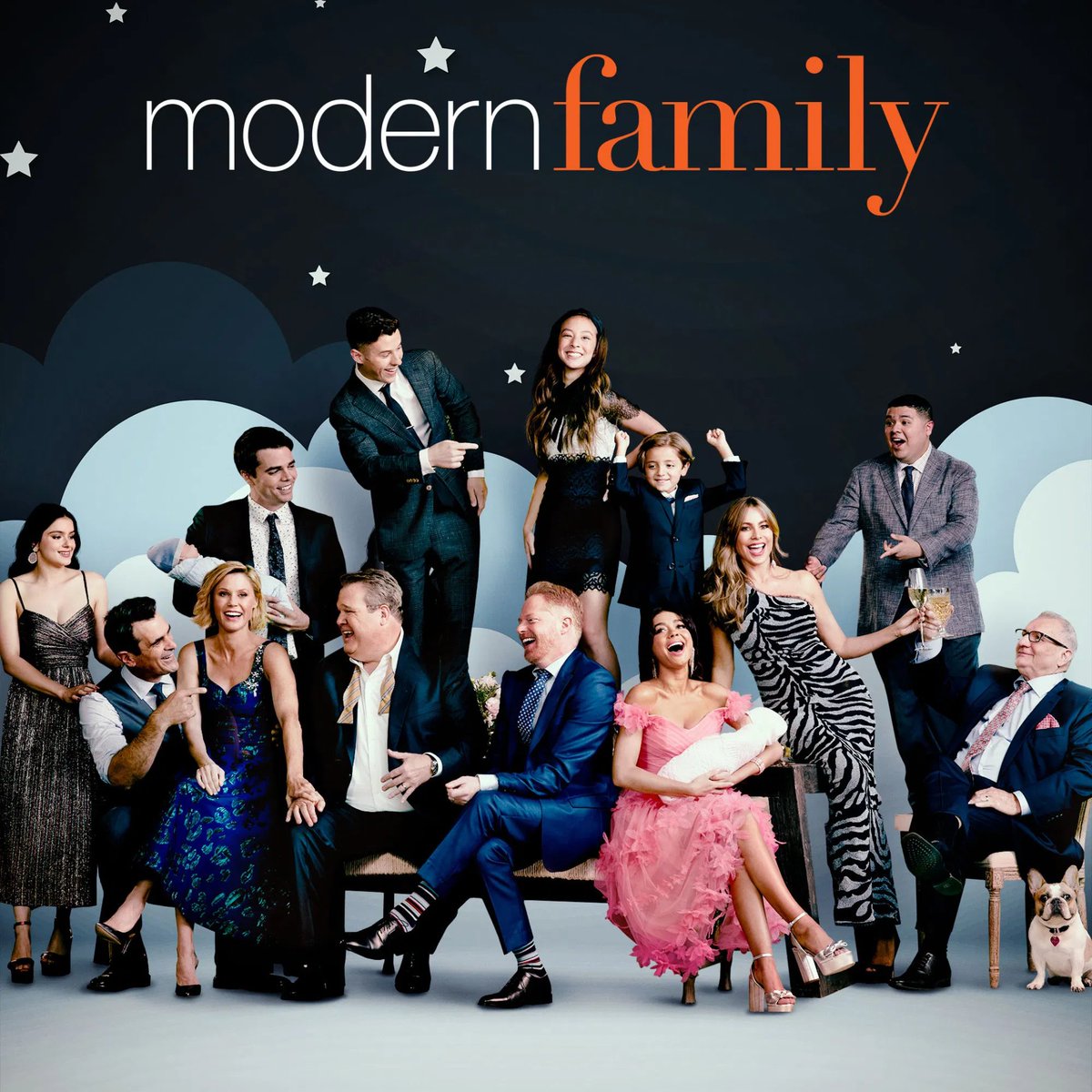 Random Sitcom Fact:

in 2022, 'Abott Elementary' broke 'Modern Family's viewership record of 7.4M views (series finale) by hitting 9M views on it's second episode, crowning it as ABC’s strongest comedy telecast !📚