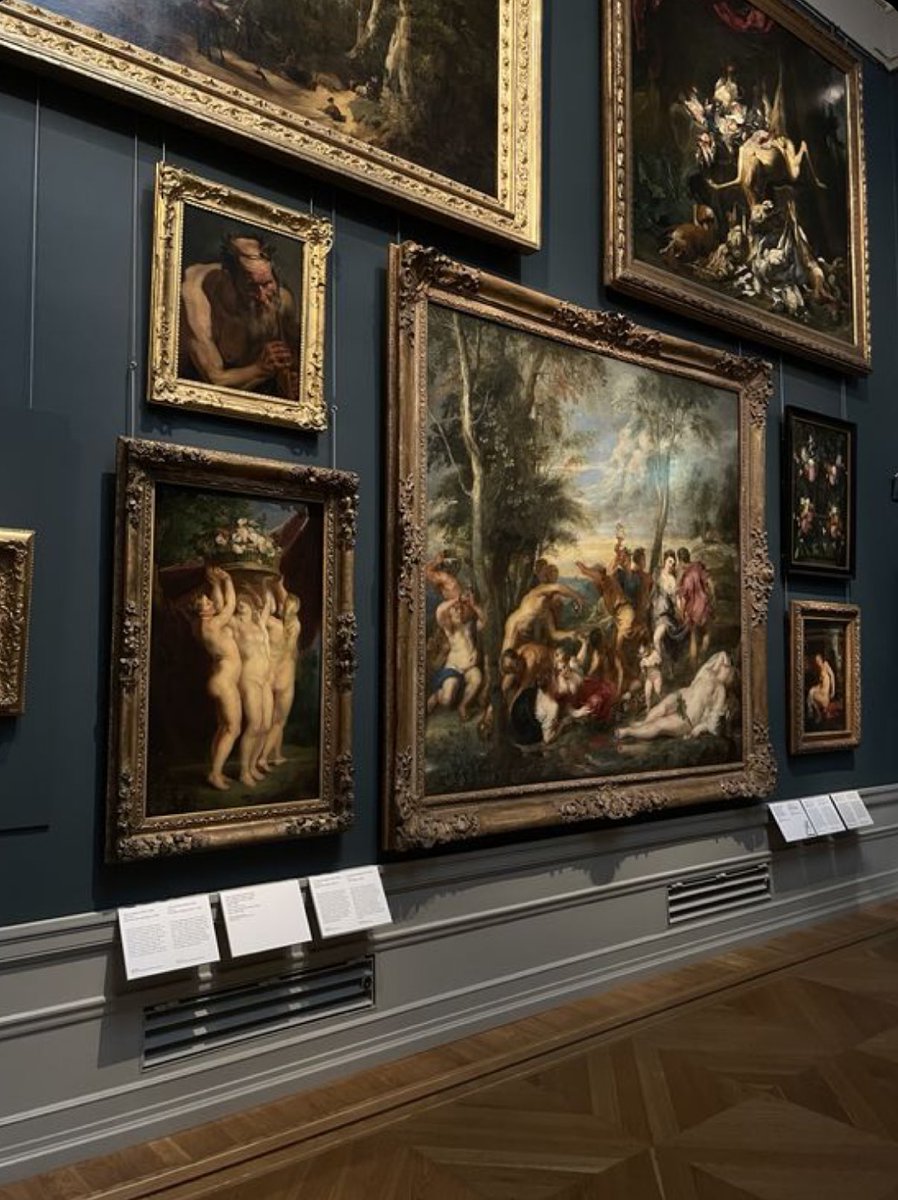 Elle Lookbook tweet media