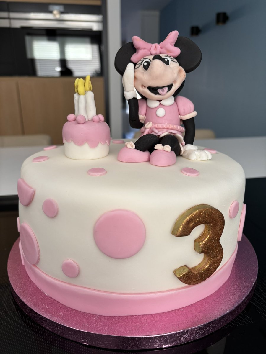 Karin van Alphen tweet media