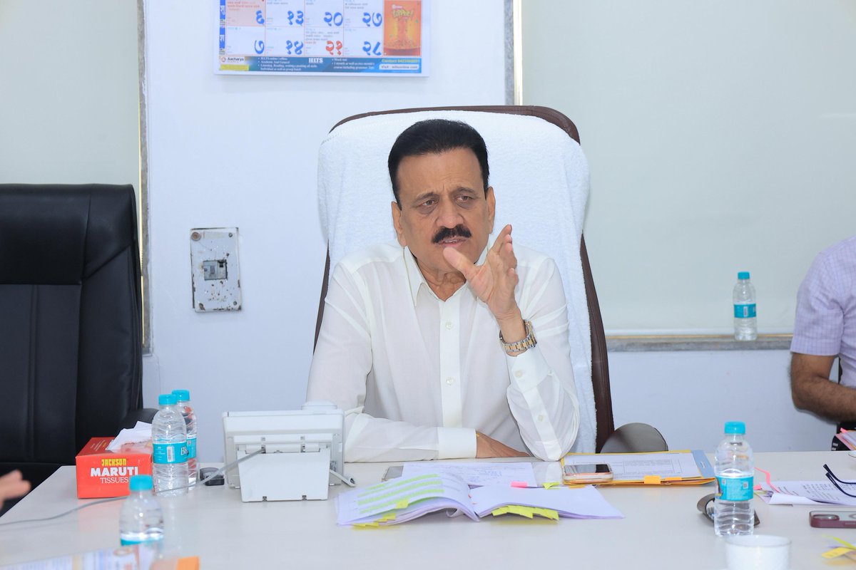 Girish Mahajan tweet media