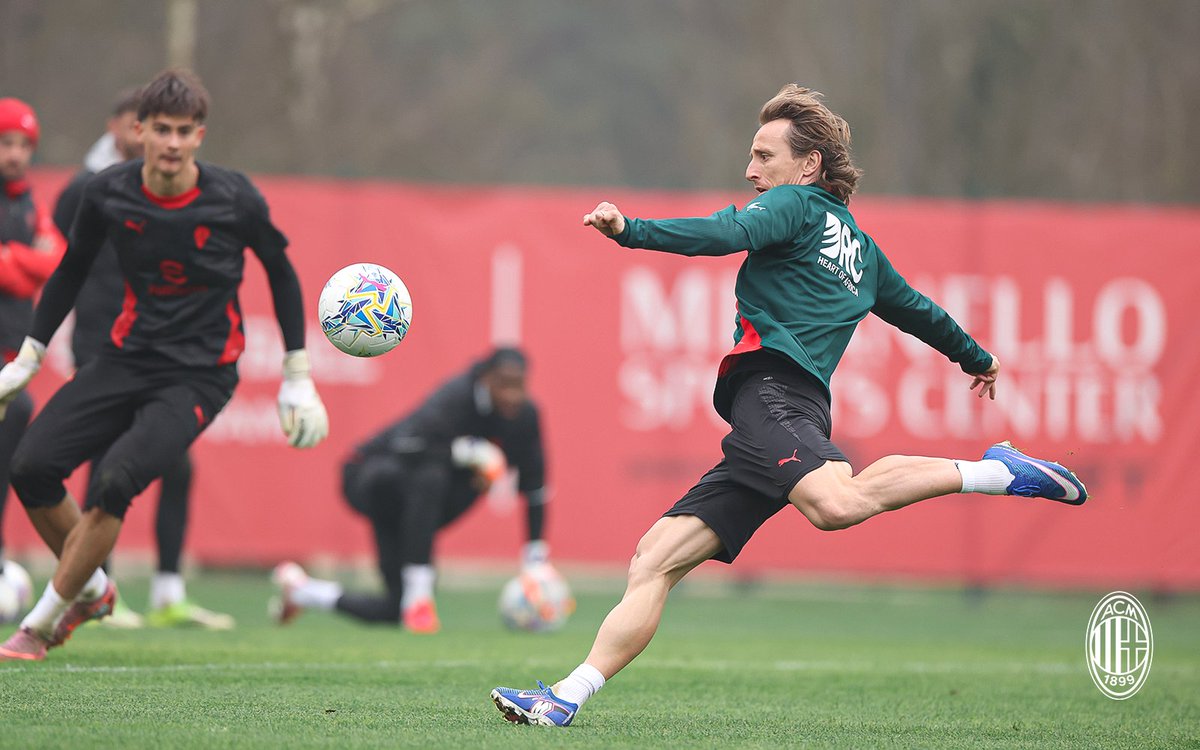 AC Milan tweet media