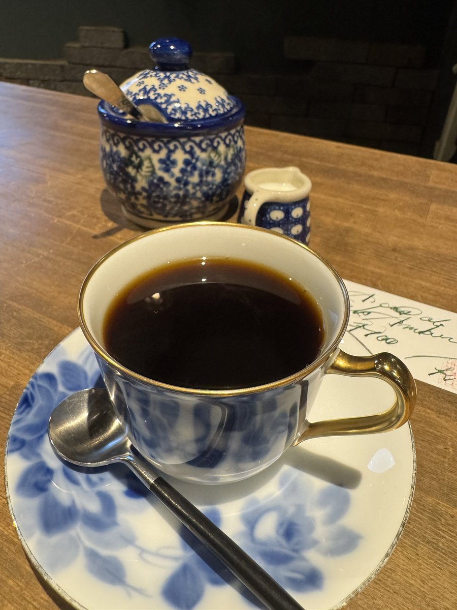 たまには平日に休んで珈琲なんぞ。

ダンボールのお片付けにご注意を☝️

#真踏珈琲店