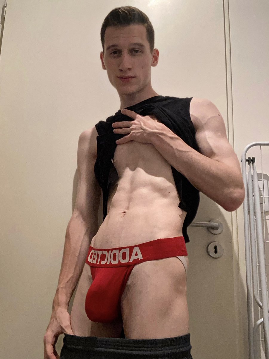 константин снова онлайн tweet media