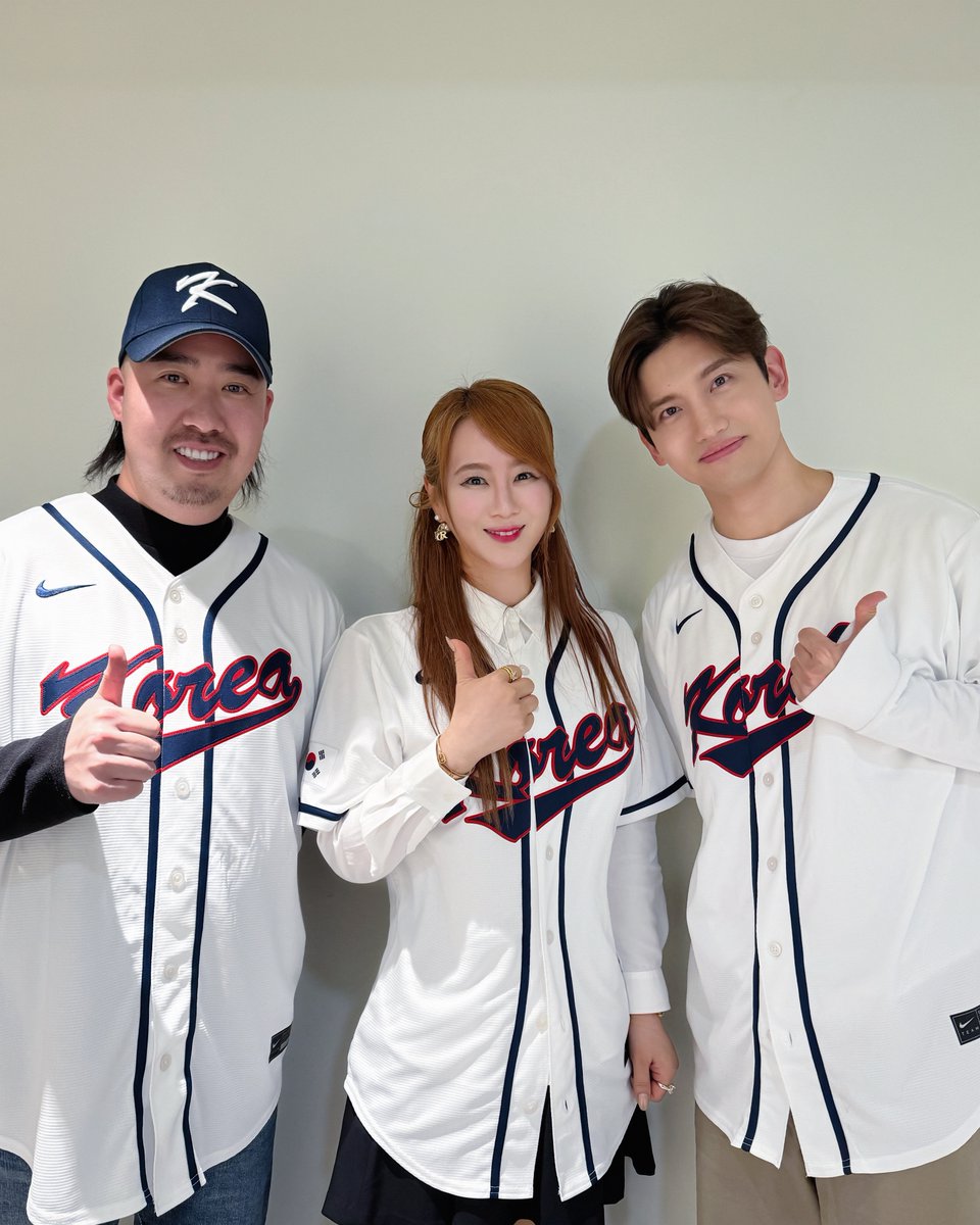 #TVING 팬덤중계 ⚾️🎤

#MAXCHANGMIN #최강창민
#TVXQ! #동방신기 #東方神起
#티빙스포츠 #팬덤중계