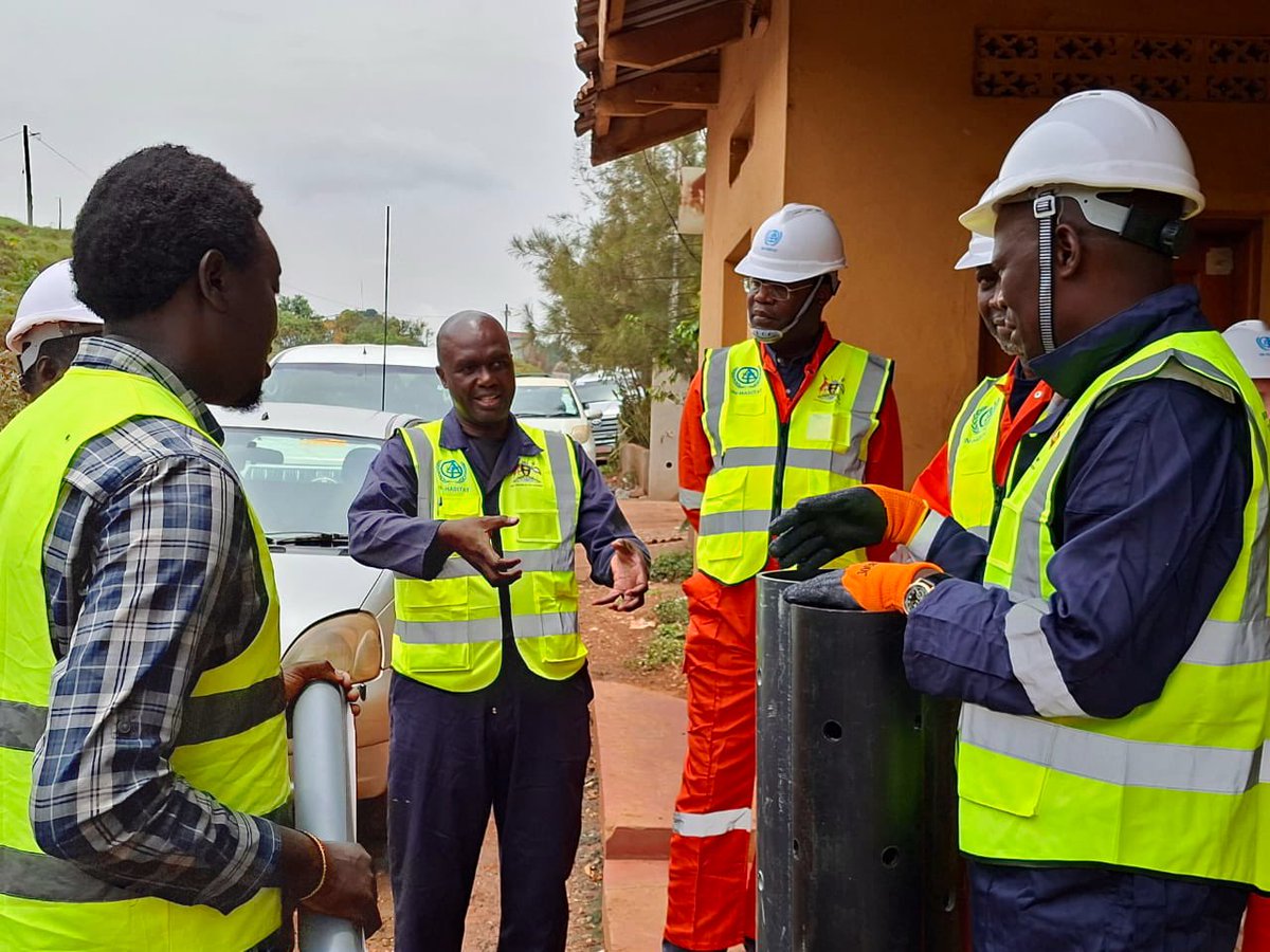 UNinUganda's tweet image. Earlier today, @1ZuluLeonard and Hon. @kyofakabuye2 visited the ongoing rehabilitation works at the Kiteezi Landfill in Kampala. Implemented by @UNHABITAT_ROAF with @KCCAUG and funded by the Government of Japan,the project is stabilizing the dumpsite. 
#SDG15 
#SDG13