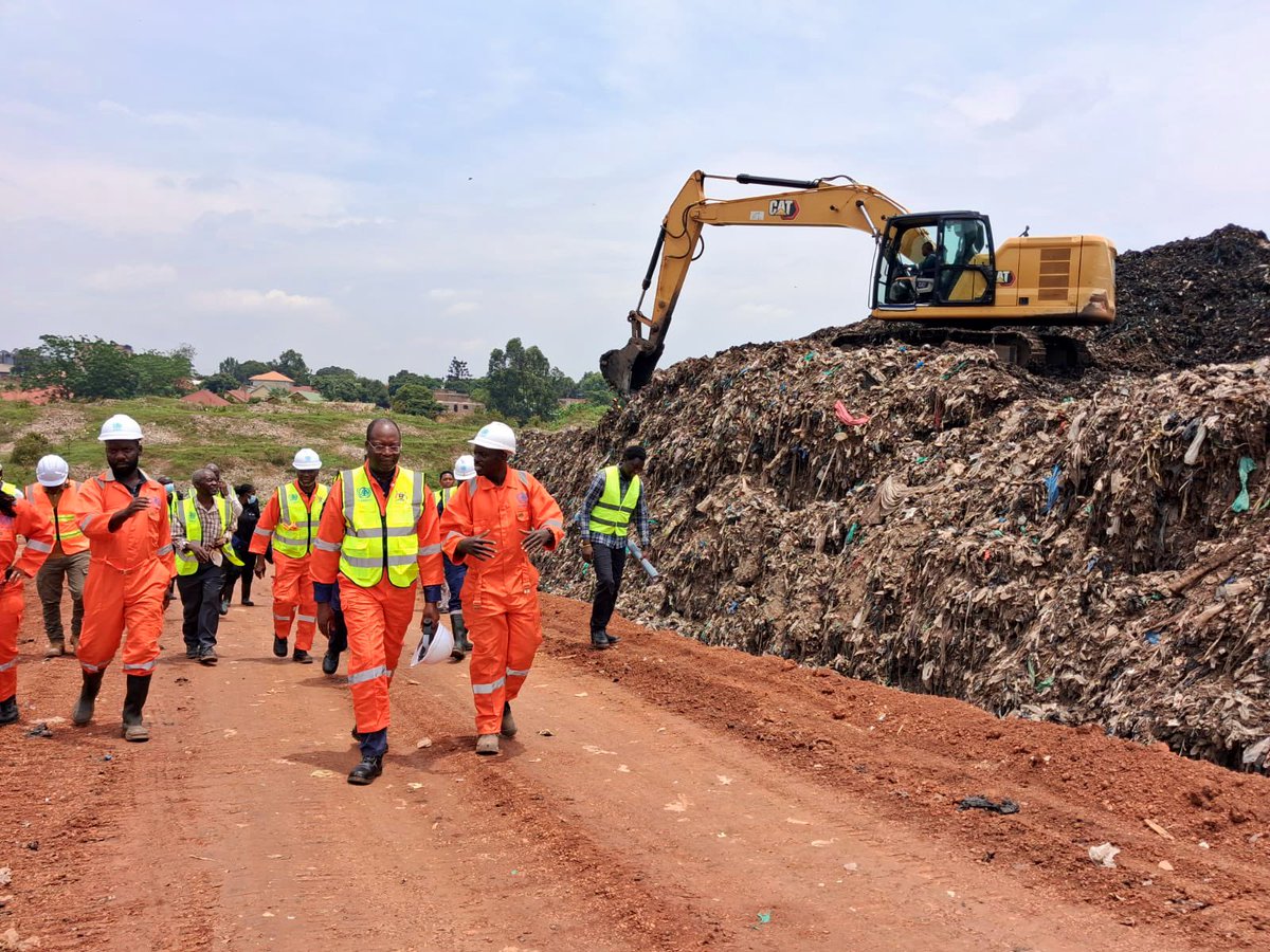 UNinUganda's tweet image. Earlier today, @1ZuluLeonard and Hon. @kyofakabuye2 visited the ongoing rehabilitation works at the Kiteezi Landfill in Kampala. Implemented by @UNHABITAT_ROAF with @KCCAUG and funded by the Government of Japan,the project is stabilizing the dumpsite. 
#SDG15 
#SDG13