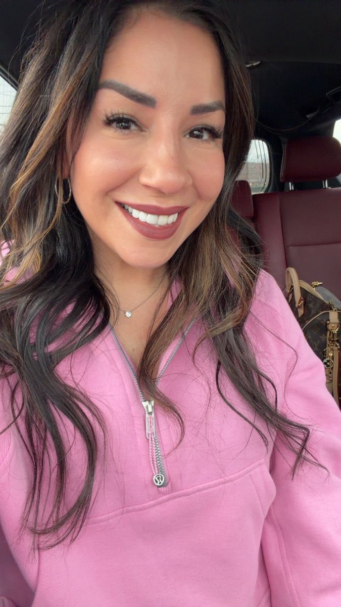 oliviacola's tweet image. So ready for the weekend!! Always appreciate the opportunity to work with women &amp;amp; make them feel beautiful. But LORDY, it’s been a week!! #esthetician #lashboss