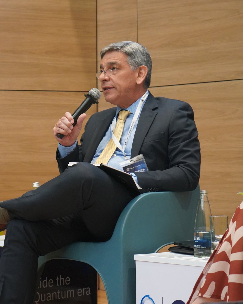 ClaudiaCaleroC's tweet photo. Estuvimos en el #ForoDePresidentes en @icesi, un espacio de conversación entre líderes empresariales sobre los retos y oportunidades del país. 

Compartimos reflexiones sobre la importancia de fortalecer la seguridad, avanzar en la modernización de la ruralidad y seguir impulsando la bioeconomía como motor de desarrollo sostenible para el campo colombiano.