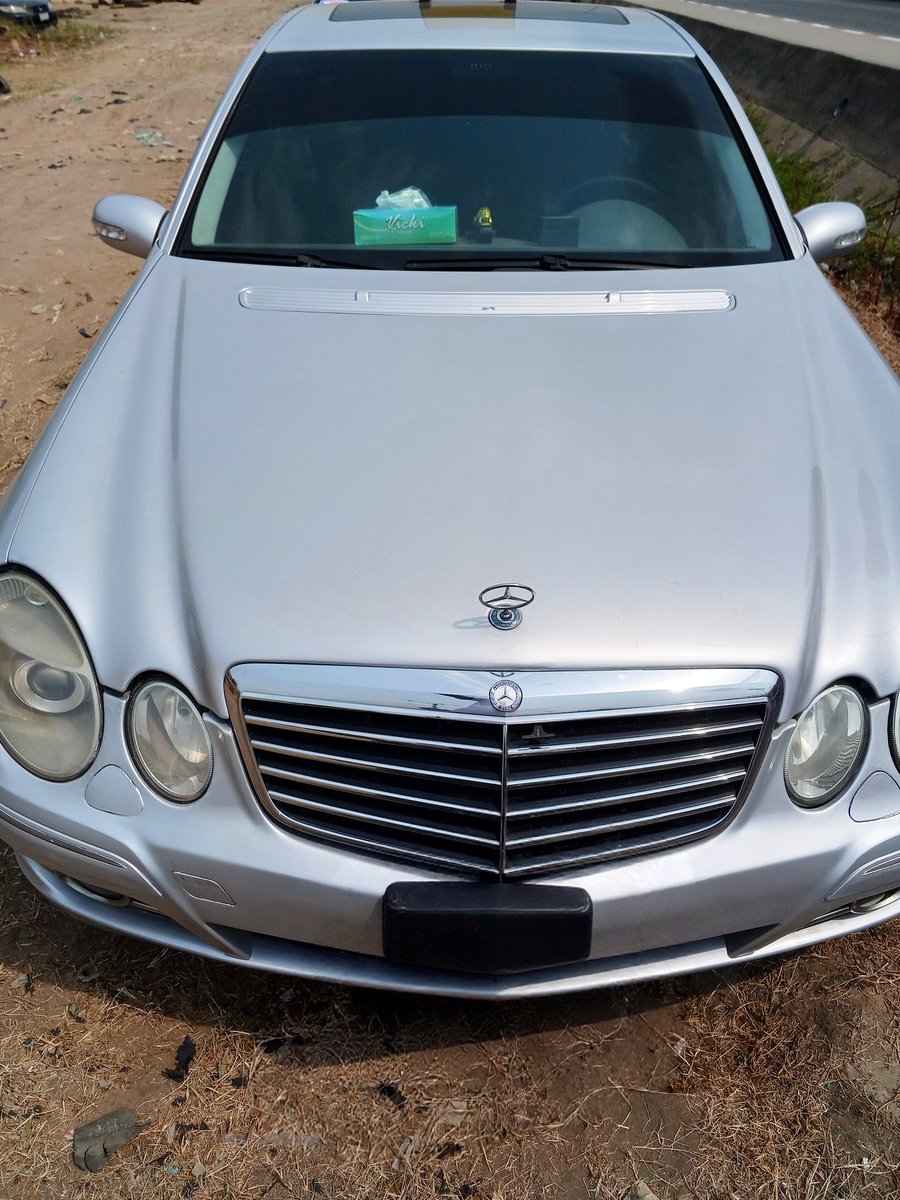 JohnSunday88622's tweet photo. Mercedes E350 4Matic for sale . 5,000,000 . Everything working perfectly. AC 💯, Sound engine and gear 💯. Slitly negotiable 
Location uyo Akwa Ibom State 
Call. 09036433778( Whatsapp) https://t.co/WAoF9JsmjC