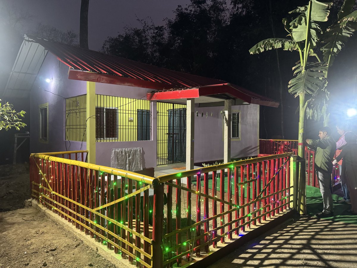 Mrinal_MLA's tweet photo. #8pm :- #NightStay 
Inaugurated a #HomeStay.
স্বচ্ছ গাঁও প্ৰতিযোগিতাত (Clean Khumtai Competition) মাননীয় মুখ্যমন্ত্ৰী ড: হিমন্ত বিশ্ব শৰ্মা ডাঙৰীয়াৰ @himantabiswa দ্বাৰা পুৰস্কৃত হৈ দাধৰা, দাধৰা আহোম গাঁও,ধৰমপুৰ গাঁও কেইখনে লাভ কৰা পুঁজিৰ দ্বাৰা নিৰ্মিত অতিথিশালাটোৰ আজি শুভ উদ্বোধন কৰোঁ আৰু গাঁওবাসীৰ লগত বাৰ্তালাপ কৰোঁ। নিশাটো ইয়াতে অতিবাহিত কৰি কালিলৈ গাঁওবাসীৰ লগত স্বচ্ছ অভিযানত ভাগ ল'ম ।
#Prabas #প্ৰবাস