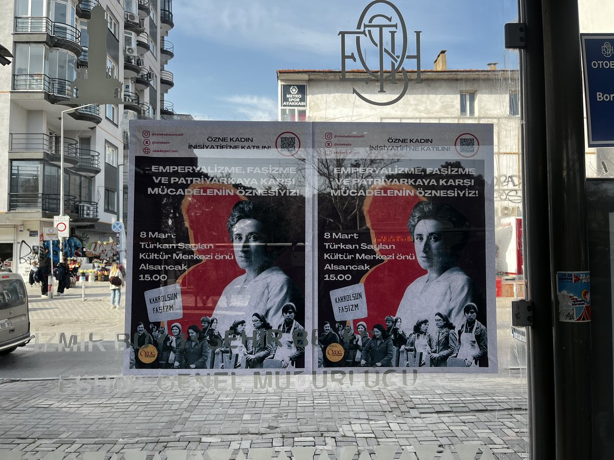 oznekadin's tweet photo. Bornova📍

Bornova’da Özne Kadın İnisiyatifi olarak 8 Mart afişlerimizi astık.

Emperyalizme, faşizme patriyarkaya karşı mücadelenin öznesiyiz!

Yaşasın sosyalist kadın mücadelemiz! https://t.co/65BvqknsBp