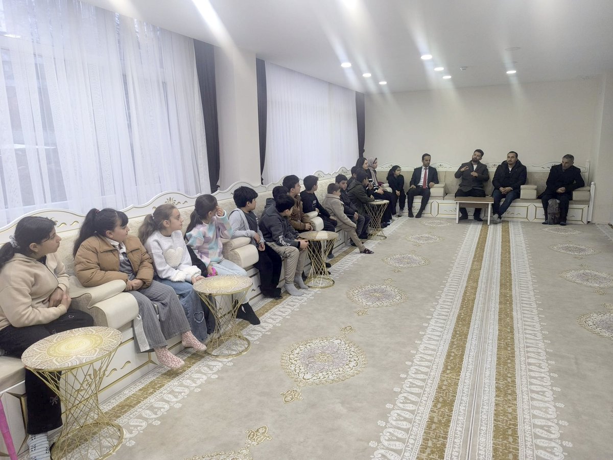 Öğrencilerimizle Ramazan İftar Buluşması.
catak.meb.gov.tr/www/ogrenciler…
<a href="/tcmeb/">Millî Eğitim Bakanlığı</a> <a href="/Yusuf__Tekin/">Yusuf Tekin</a> <a href="/tcvanvaliligi/">T.C. Van Valiliği 🇹🇷</a>
<a href="/valiozanbalci75/">Ozan Balcı</a> <a href="/VanilMem/">Van İl Milli Eğitim Müdürlüğü</a> <a href="/bycandiroglu/">Bilal Hoca</a>
<a href="/CatakKaymakam/">T.C. Çatak Kaymakamlığı</a> <a href="/Hamdina09755996/">Hamdiinan</a>