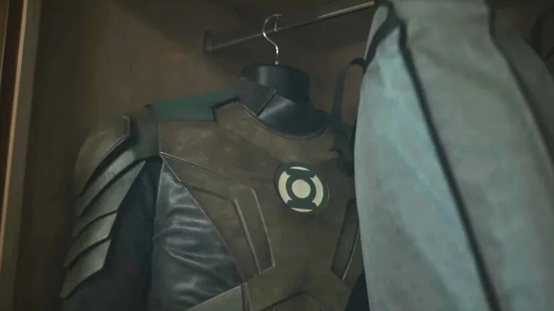 TheRealAgent37's tweet photo. For reference #Lanterns https://t.co/41k7OFdc62