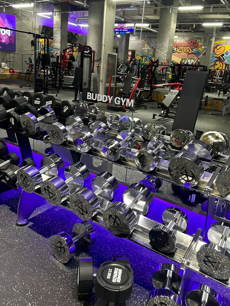 今晚有点饿 tweet media