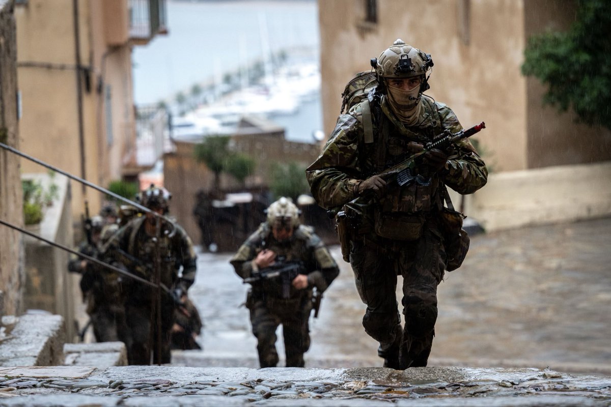TheatrumBelli's tweet image. « #Populations », une inconnue toujours présente dans l’équation de la #guerre… (CMF – Dossier 32).
---
Par le Général de corps d'armée (2S) Patrick Alabergère
---
Aujourd’hui le monde a basculé dans une ère de rapports de force désinhibés où compétition, confrontation,
