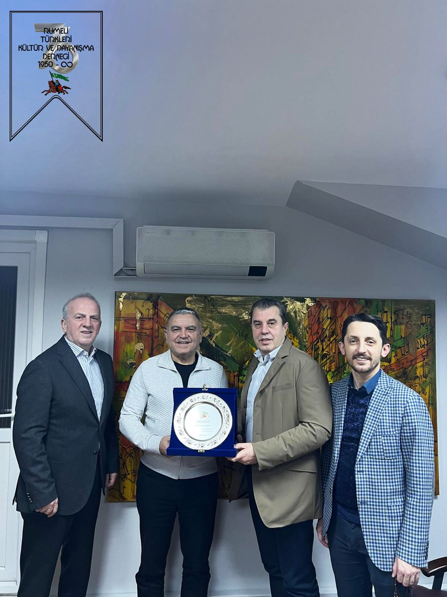 Kıymetli bağışçılarımızdan Haluk Hacisoyu’nu iş yerinde ziyaret ettik.
Derneğimize vermiş olduğu değerli destek ve katkılarından dolayı Başkanımız Özcan Sönmez tarafından kendisine plaket takdim edildi.

Nazik ev sahipliği, samimi sohbeti ve derneğimize gösterdiği ilgi için