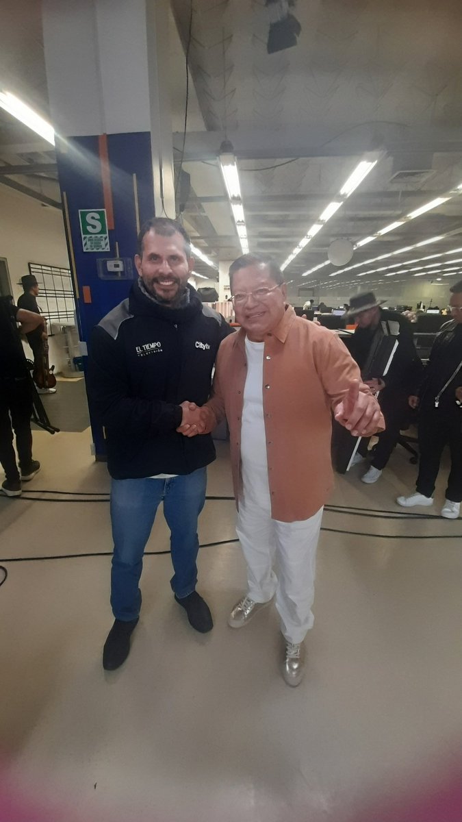 camaleum's tweet photo. Hoy tuve el privilegio de conocer al maestro @SegundoRoseroEc https://t.co/LPIpL0b0Hq