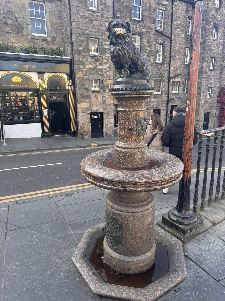 jojomort79's tweet photo. Great few days away in Edinburgh 🏴󠁧󠁢󠁳󠁣󠁴󠁿 💙 https://t.co/8tI4pe4epP