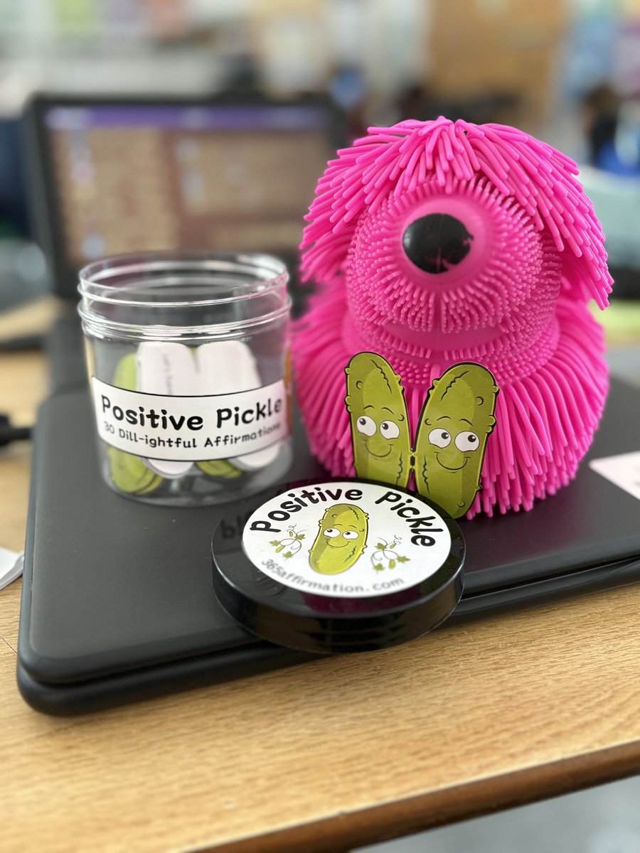 MadameSD tweet media