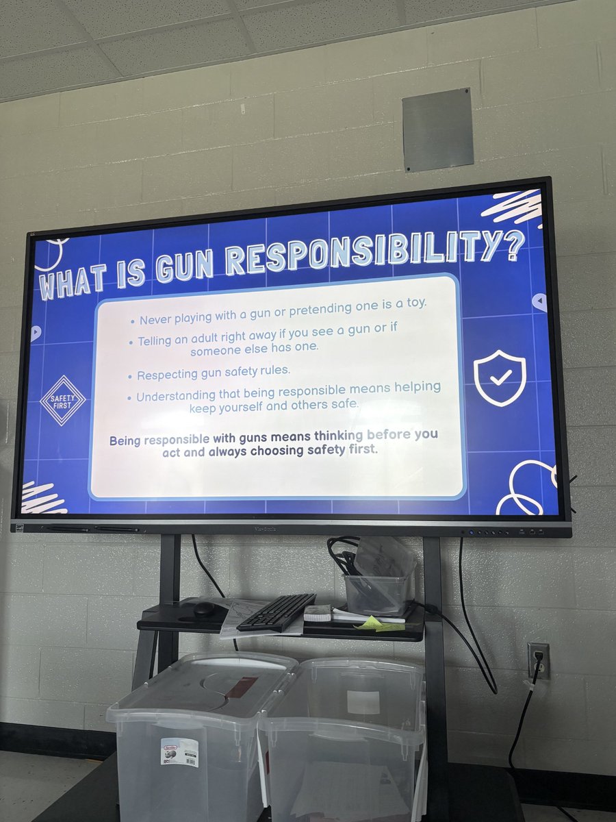 Cockycaster's tweet image. This is what my kid is learning in school today.

Geez this state.  

#Tennessee #shitHoleState