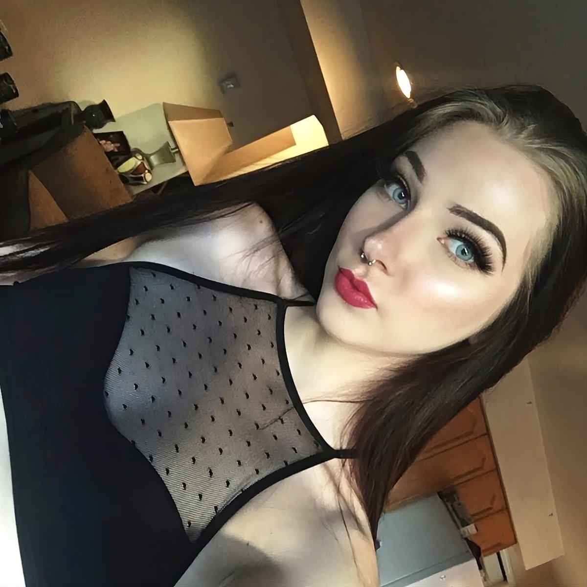 gas station dream girl tweet media