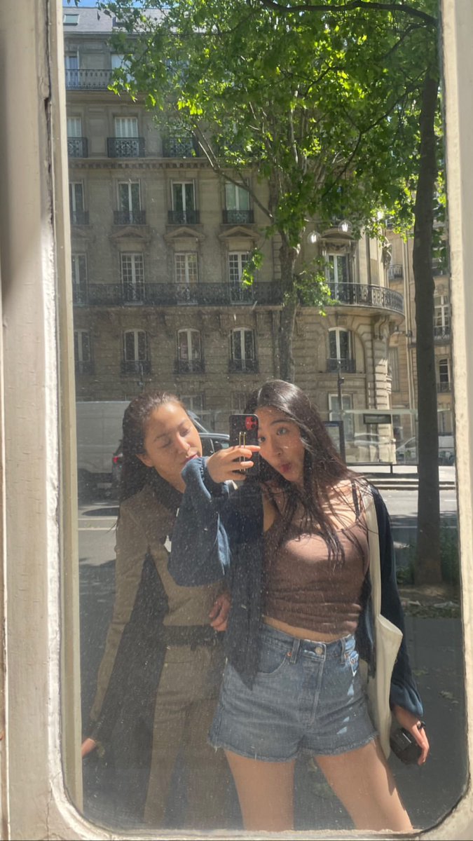 herinsites's tweet photo. 05.03.99 — Happy Birthday Yeri 💜 https://t.co/9uPUpInrGW