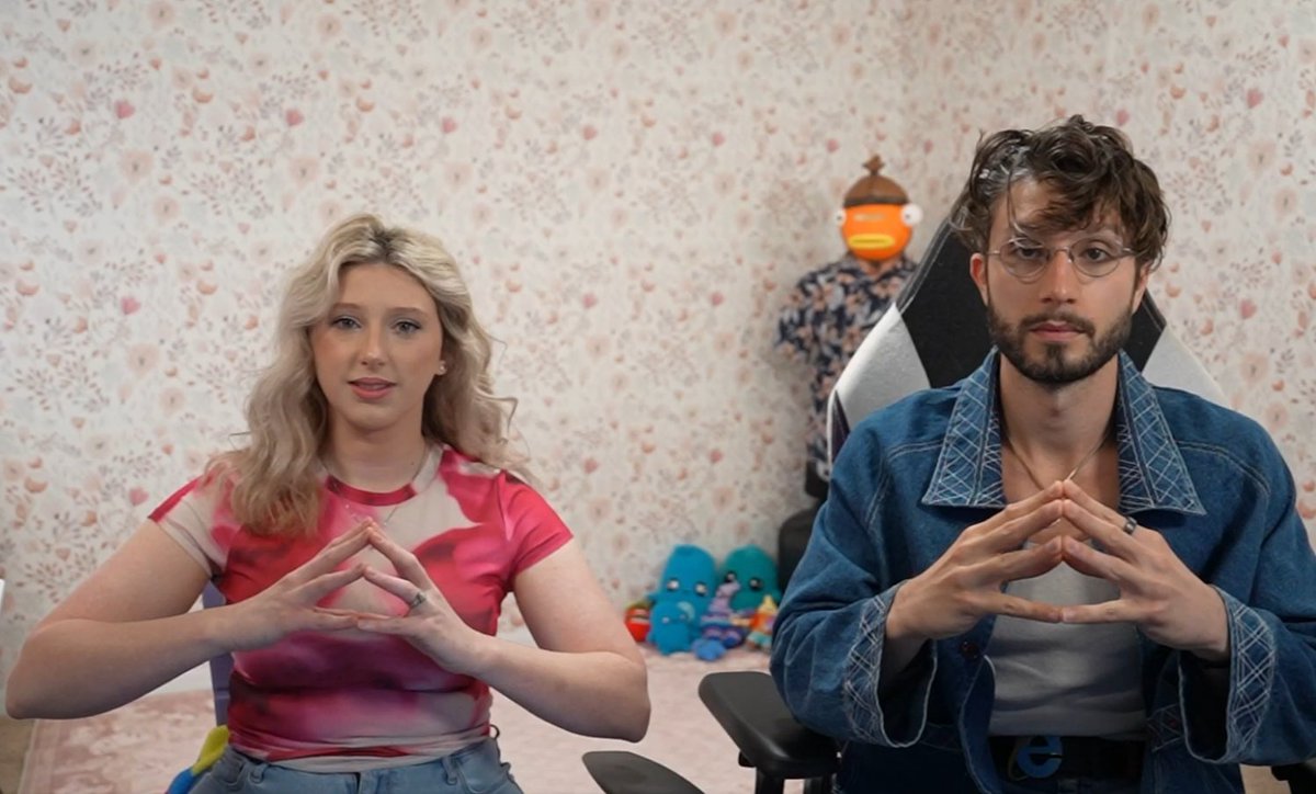 Happy Happy Gal tweet media