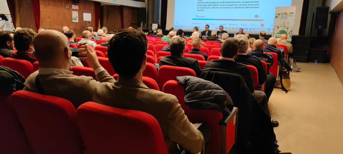 cislfp's tweet image. 📍 𝗠𝗜𝗟𝗔𝗡𝗢 – 𝗖𝗖𝗡𝗟 𝗙𝗨𝗡𝗭𝗜𝗢𝗡𝗜 𝗟𝗢𝗖𝗔𝗟𝗜

Il Segretario Nazionale @cislfp, @DiegoTruffa e il Coordinatore #polizialocale @michelemarocco oggi a #Milano per partecipare a un’assemblea - in presenza e da remoto - per presentare le novità del #ccnl #FunzioniLocali 💚
