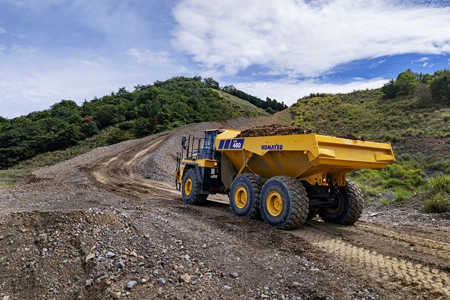 McHaleKomatsu's tweet image. The next generation Komatsu Articulated Dump Trucks are here!

Engine Power: 518 HP @ 1700 rpm
Empty Weight: 32,900 kg
Body Capacity Heaped: 25.7 m³
Max. Payload: 42 t 

Learn more: bit.ly/3N5xwGz

#creatingvaluetogether #mchalekomatsu #komatsu #HM460