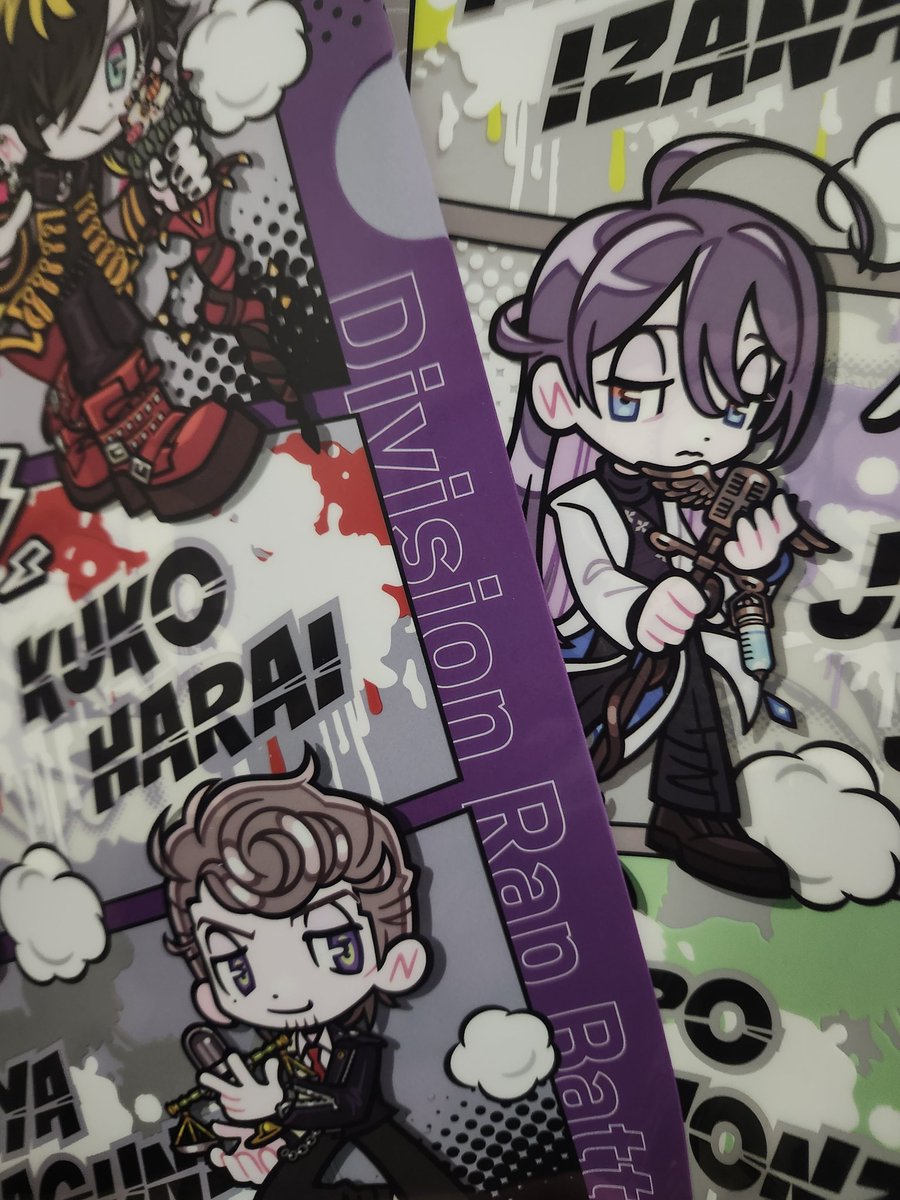 クリアファイル2枚買ったらアイス4つオマケでついてきてアツい(逆逆ゥ