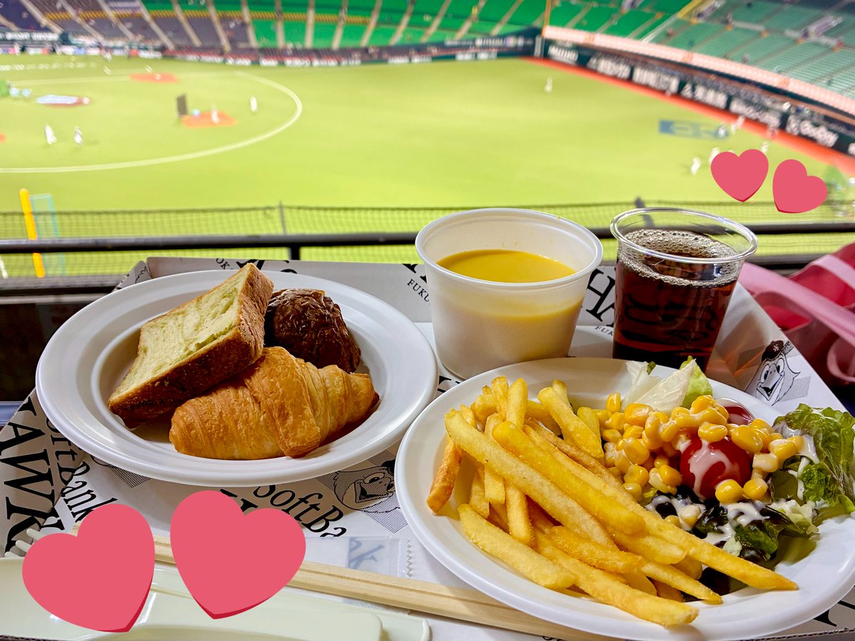 yuria3963's tweet photo. はじめてビクトリーウイング座ったー！ビュッフェ食べ放題楽しかったです⸜(*˙꒳˙*)⸝

今日は最推しがWBCでいないので浮気してわいのタツルです(´>ω∂`) https://t.co/LTYq1CgUbH