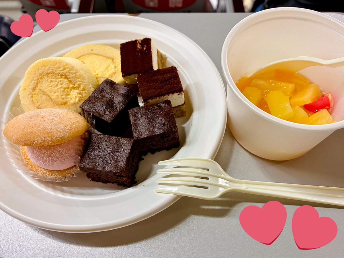 yuria3963's tweet photo. はじめてビクトリーウイング座ったー！ビュッフェ食べ放題楽しかったです⸜(*˙꒳˙*)⸝

今日は最推しがWBCでいないので浮気してわいのタツルです(´>ω∂`) https://t.co/LTYq1CgUbH