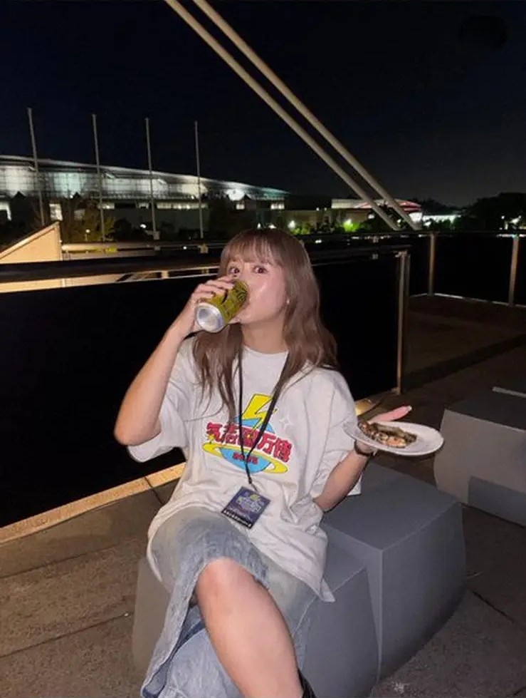 momoirodenoh's tweet photo. 結婚を報告したら、全国で唐揚げの売り上げが伸びてしまったアイドル…

スゴっ

#佐々木彩夏結婚
#あーりん結婚おめでとう https://t.co/Zvi1Fj9OJj