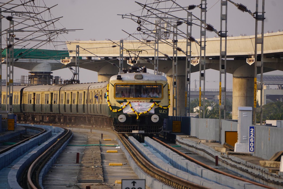 DrmChennai's tweet photo. 09-Car EMU Speed Trial on the Velachery – St. Thomas Mount section during CCRS Inspection.

#MRTS  #inspection #speedtrail #Velachery #stthomasmount https://t.co/AzrgqAT8lt
