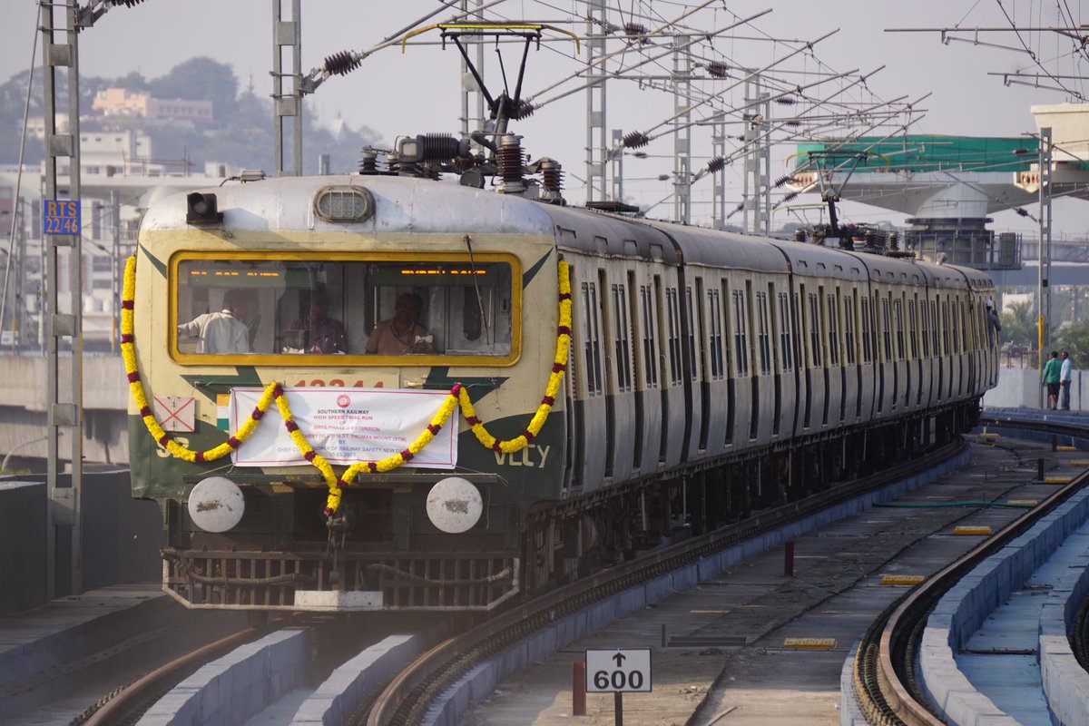 DrmChennai's tweet photo. 09-Car EMU Speed Trial on the Velachery – St. Thomas Mount section during CCRS Inspection.

#MRTS  #inspection #speedtrail #Velachery #stthomasmount https://t.co/AzrgqAT8lt