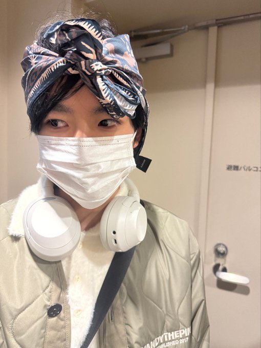 kuzzi0345's tweet photo. 요둥이가 찍은 거 개웃김 https://t.co/n90Ndt7pLb
