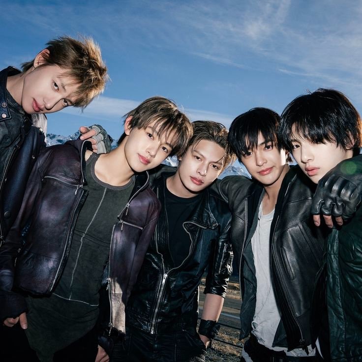 "COLOR OUTSIDE THE LINES" by CORTIS has surpassed 2 million copies sold on the Circle Chart.

#CORTIS #코르티스 <a href="/cortis_bighit/">CORTIS</a>