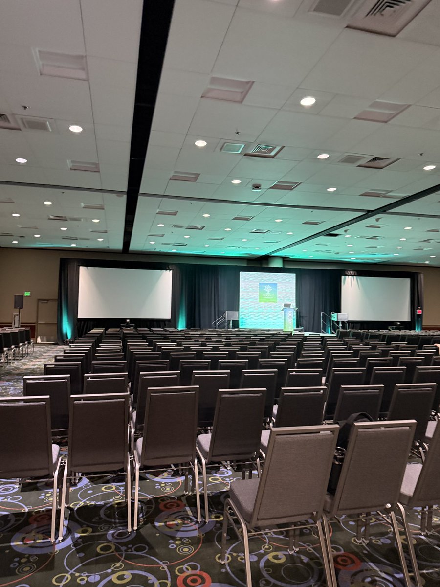 KindredPast's tweet photo. Day 1 of #RootsTech 2026! Starting early with an 8am class. I swear I’m awake! 🤪 If you’re not at #RootsTech, join in online! It’s going to be a great day of learning! https://t.co/Nws0zZOoaE